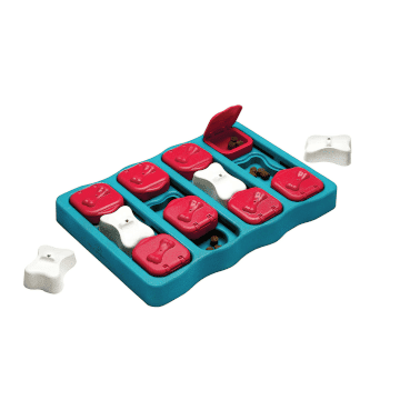 Dog treat puzzle by Planet Dog, r/w/b